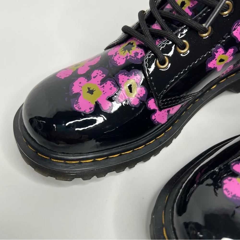 Dr. Martens 1460 Junior Pansey Fayre Patent Lamper Combat Boots Black Pink